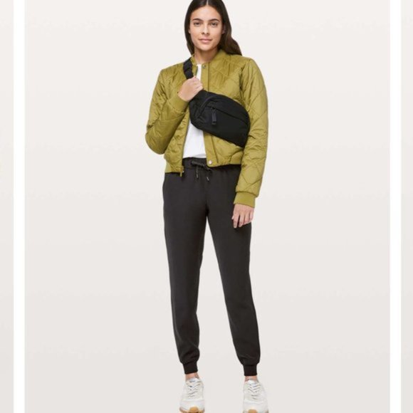 Lululemon Women’s On The Fly Jogger Black Size 8 - Picture 7 of 7